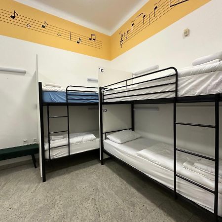 Hostel Opera Ljubljana Extérieur photo