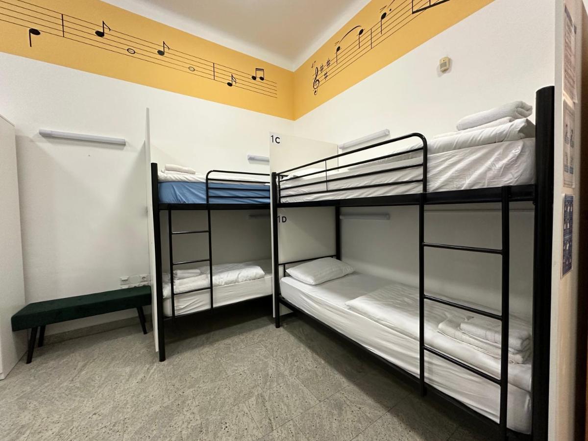 Hostel Opera Ljubljana Extérieur photo