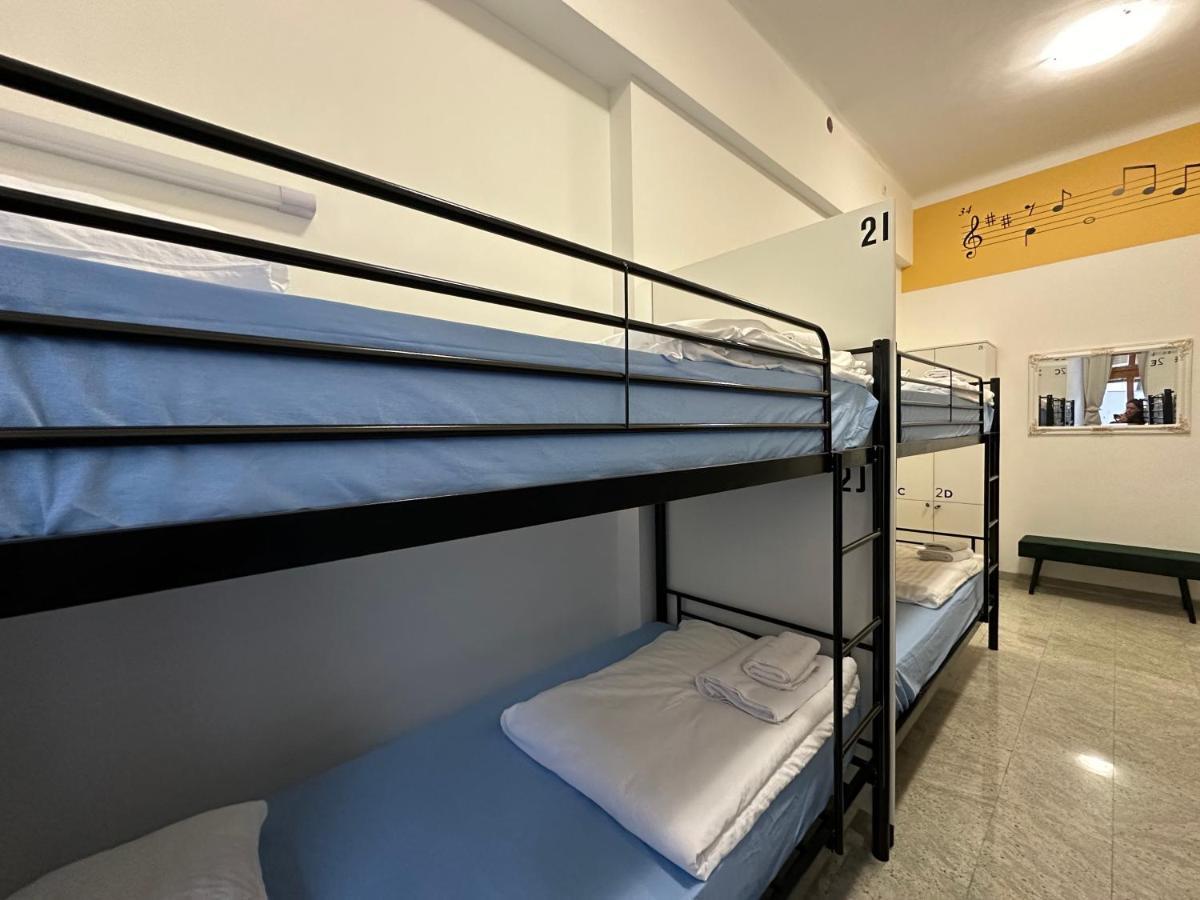 Hostel Opera Ljubljana Extérieur photo