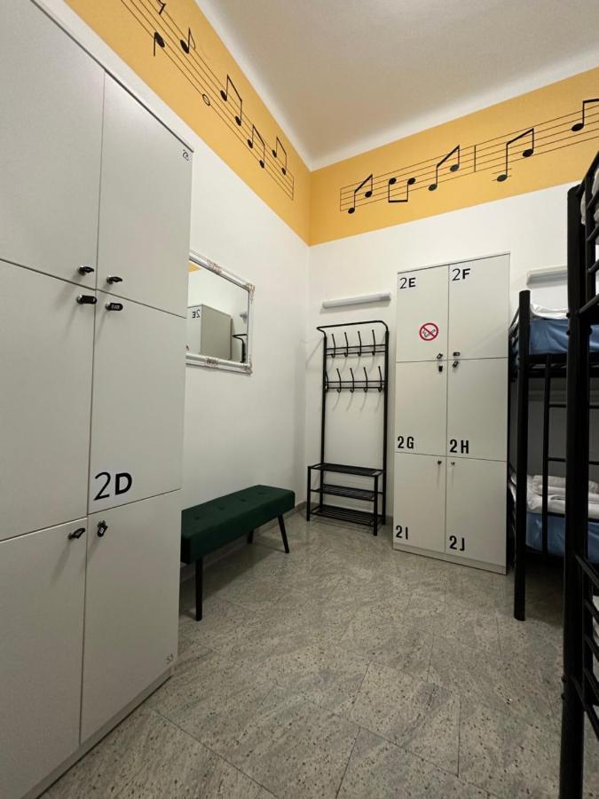 Hostel Opera Ljubljana Extérieur photo